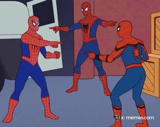Mème : 3 Spiderman pointant du doigt spiderman