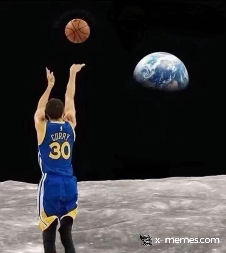 Mème : Stephen Curry tire une balle de basket depuis la lune
