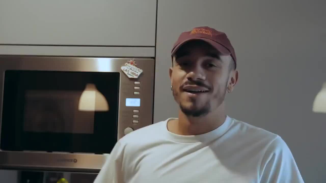 Mème : Encore ça fait beaucoup là non ? - Mister V