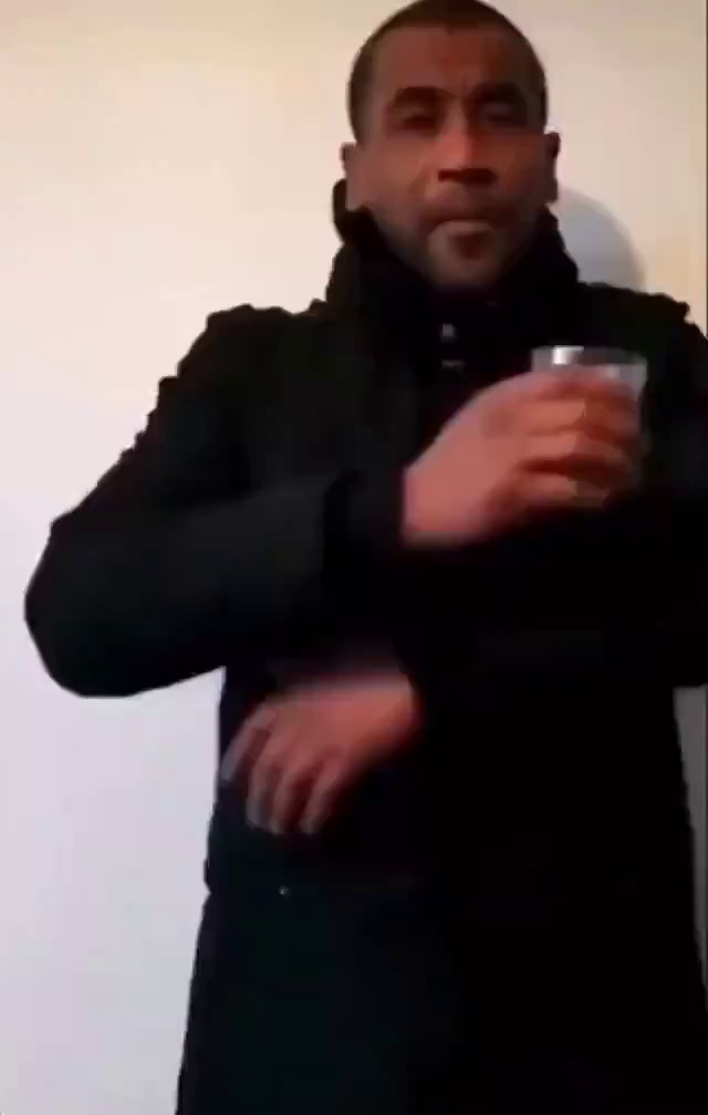 Mème : Bras croisés