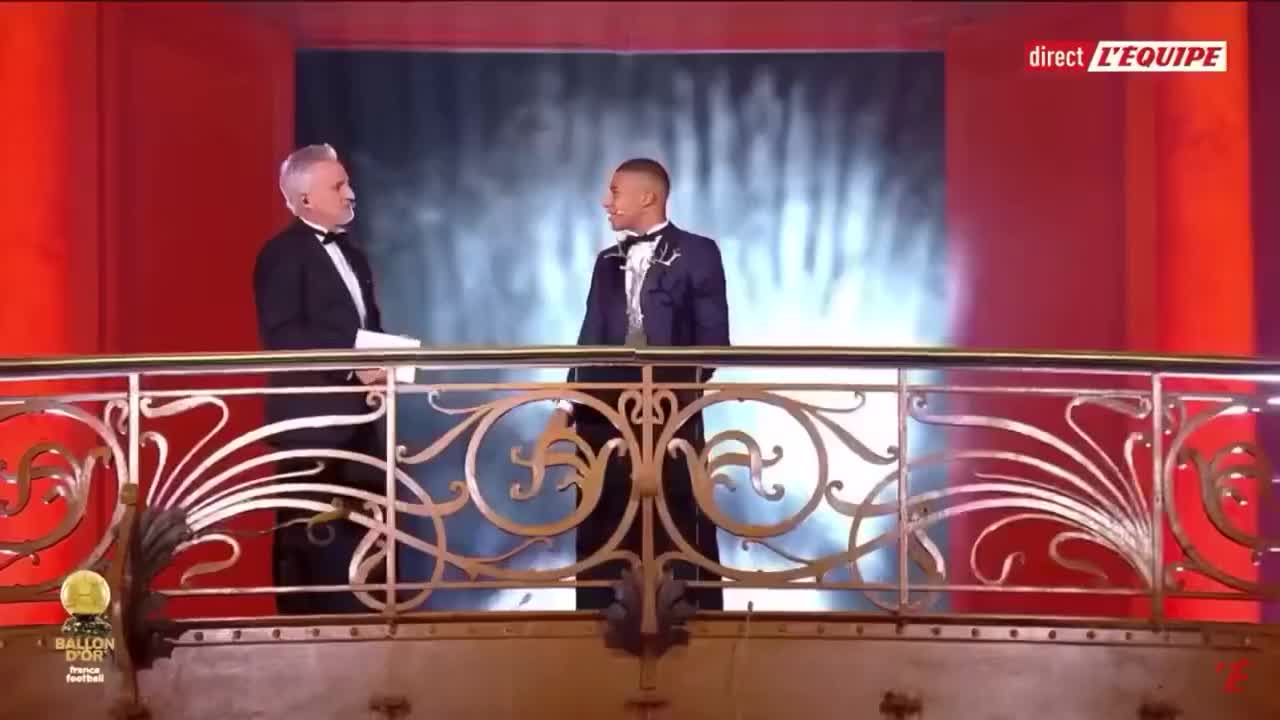 Mème : Mon objectif prochain c'est de tout soulever