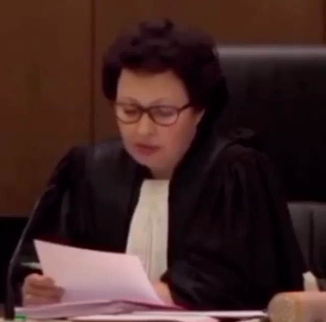 Mème : Insultes tribunal