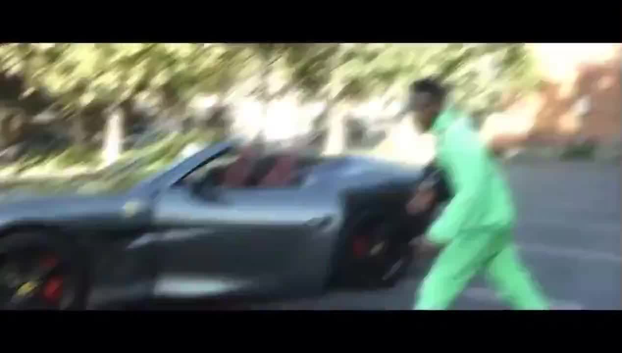 Mème : Ma voiture est rayée ? J'achète une deuxième - Niska