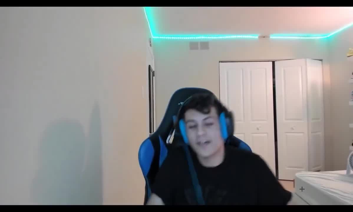 Mème : Gamer qui chante et danse