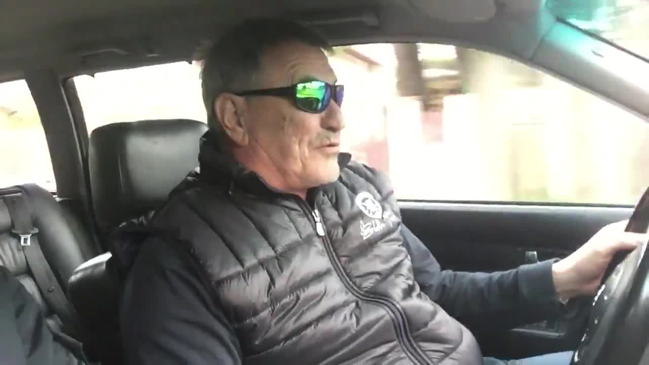 Mème : Bigard blague