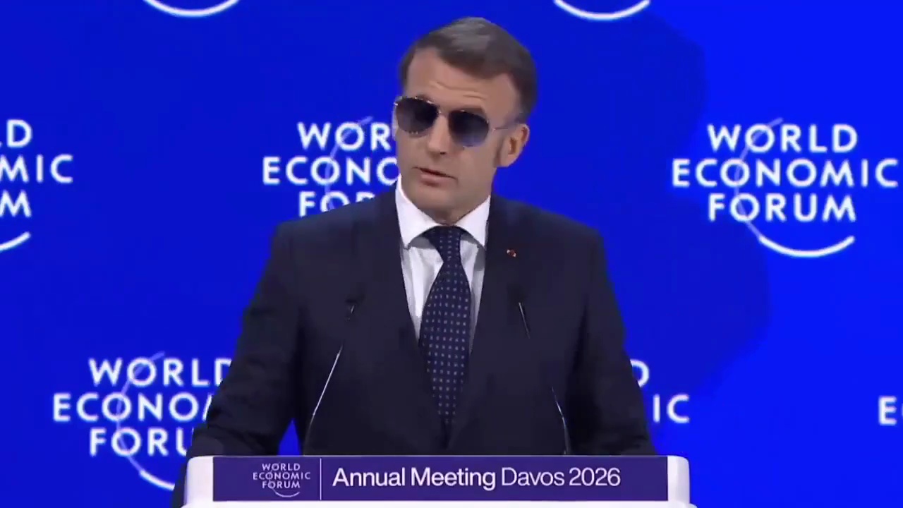 Mème : Emmanuel Macron