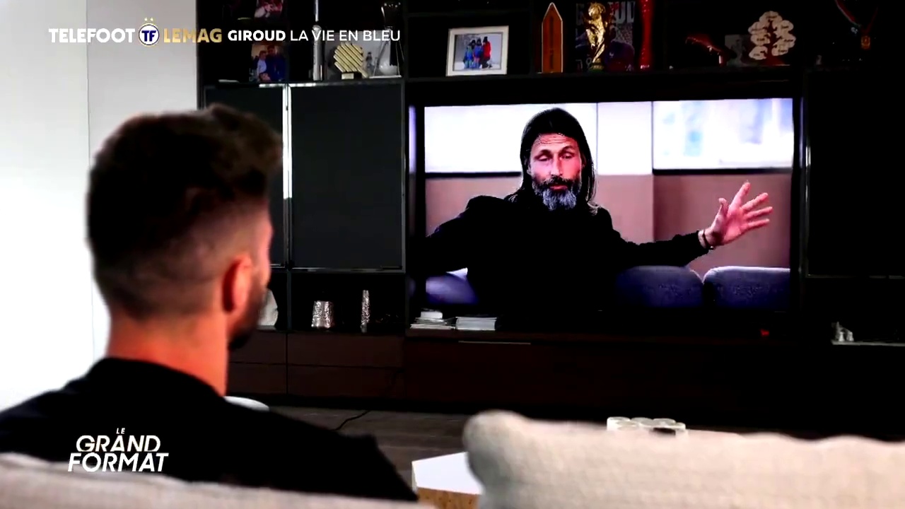 Mème : Olivier Giroud écoute son frère