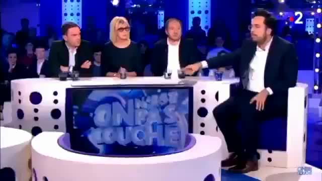 Mème : Qu'est ce que tu fais là, tu arrêtes, on est pas là pour ça