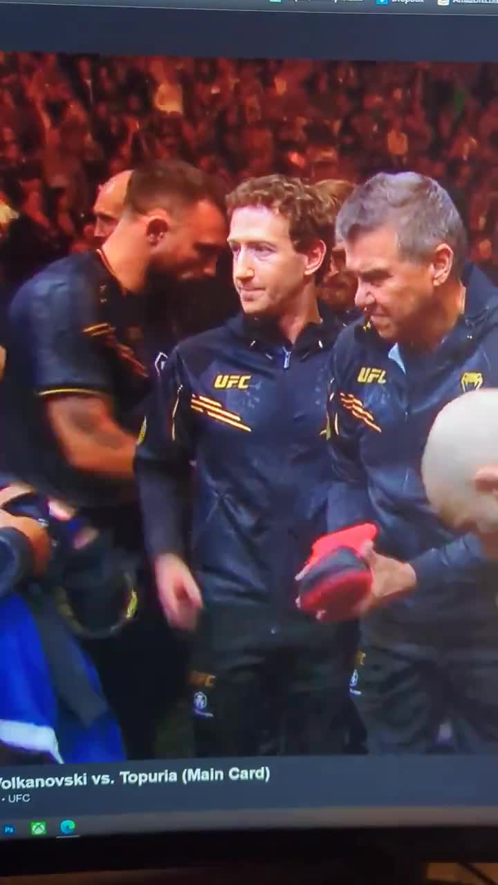 Mème : Mark Zuckerberg lost at MMA