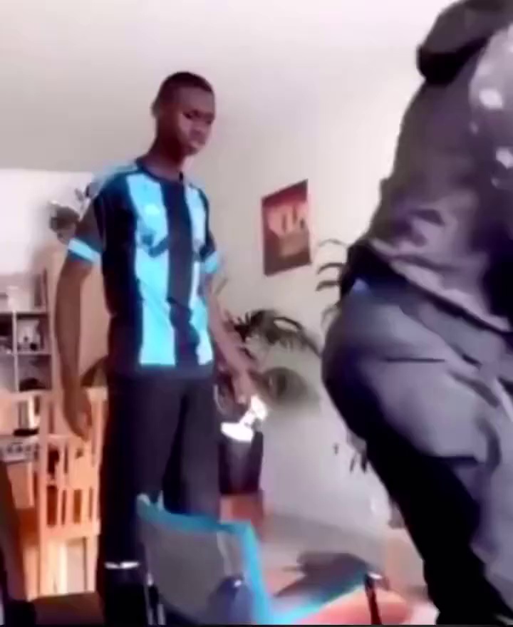 Mème : DEHORS