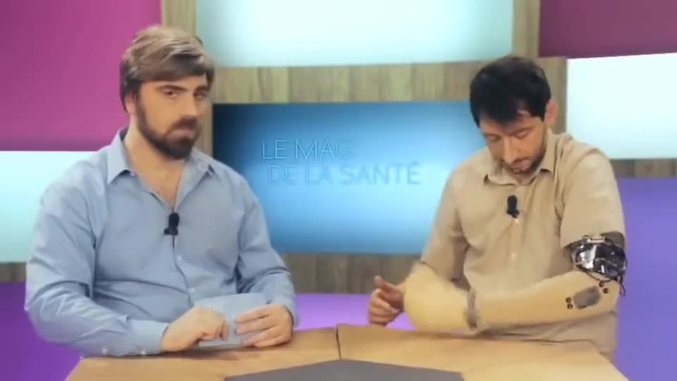 Mème : Branler avec un bras robot