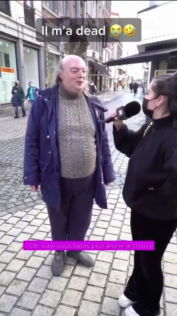Mème : J'ai 56 ans. Vous faites beaucoup plus jeune. Owh