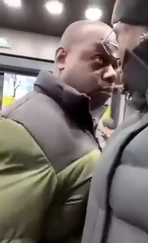 Mème : Ritchie regarde droit dans les yeux