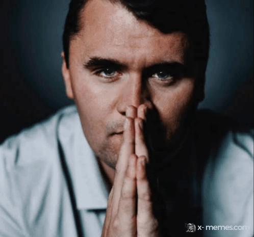 Mème : Charlie Kirk - Prie