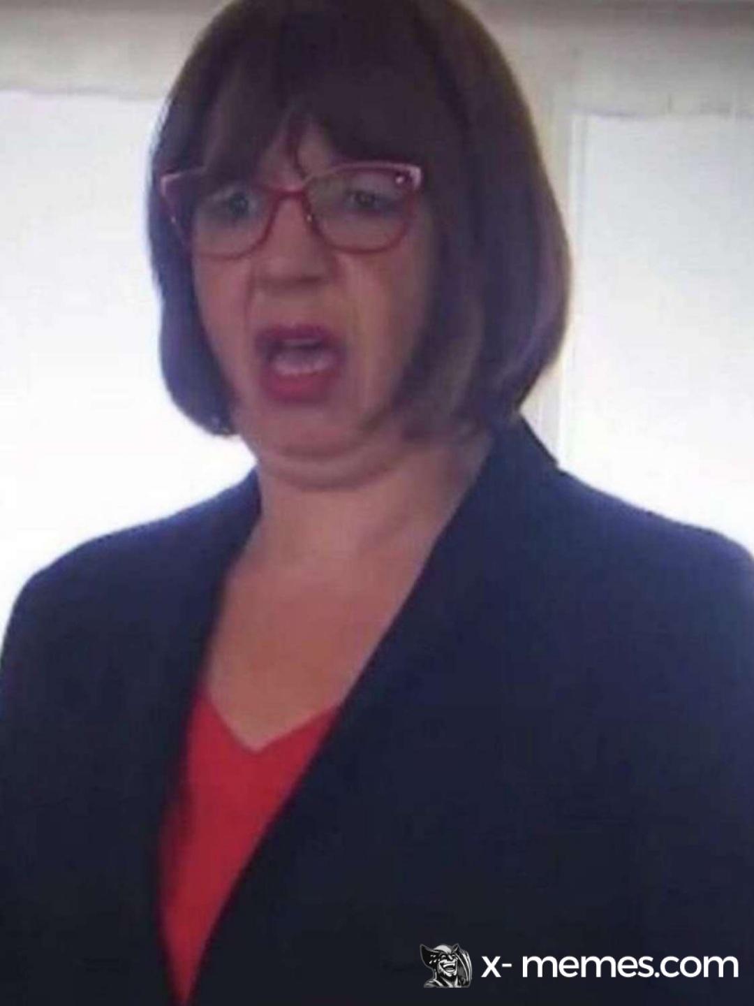 Mème : Super Nanny choquée